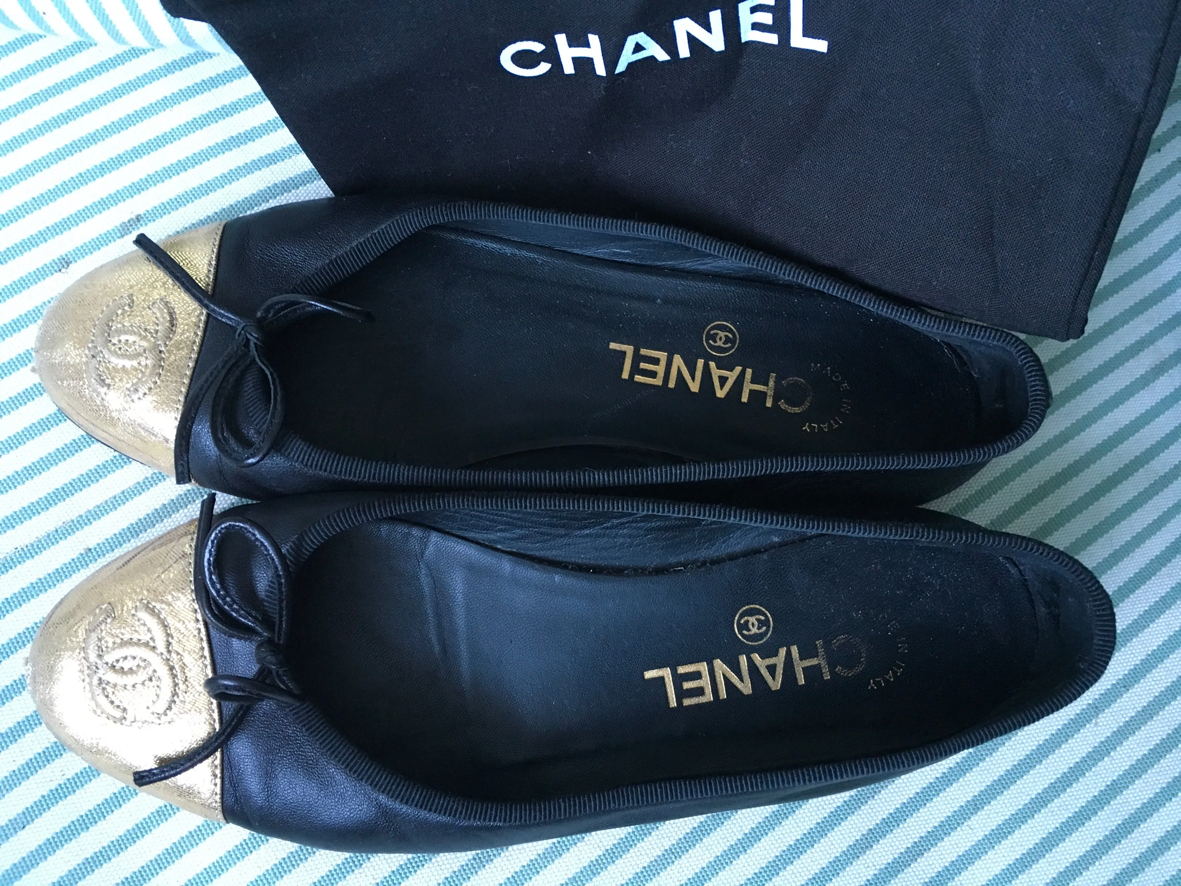 CHANEL LIMITED EDITION CC GOLD BLACK FLATS SHOES Ladies