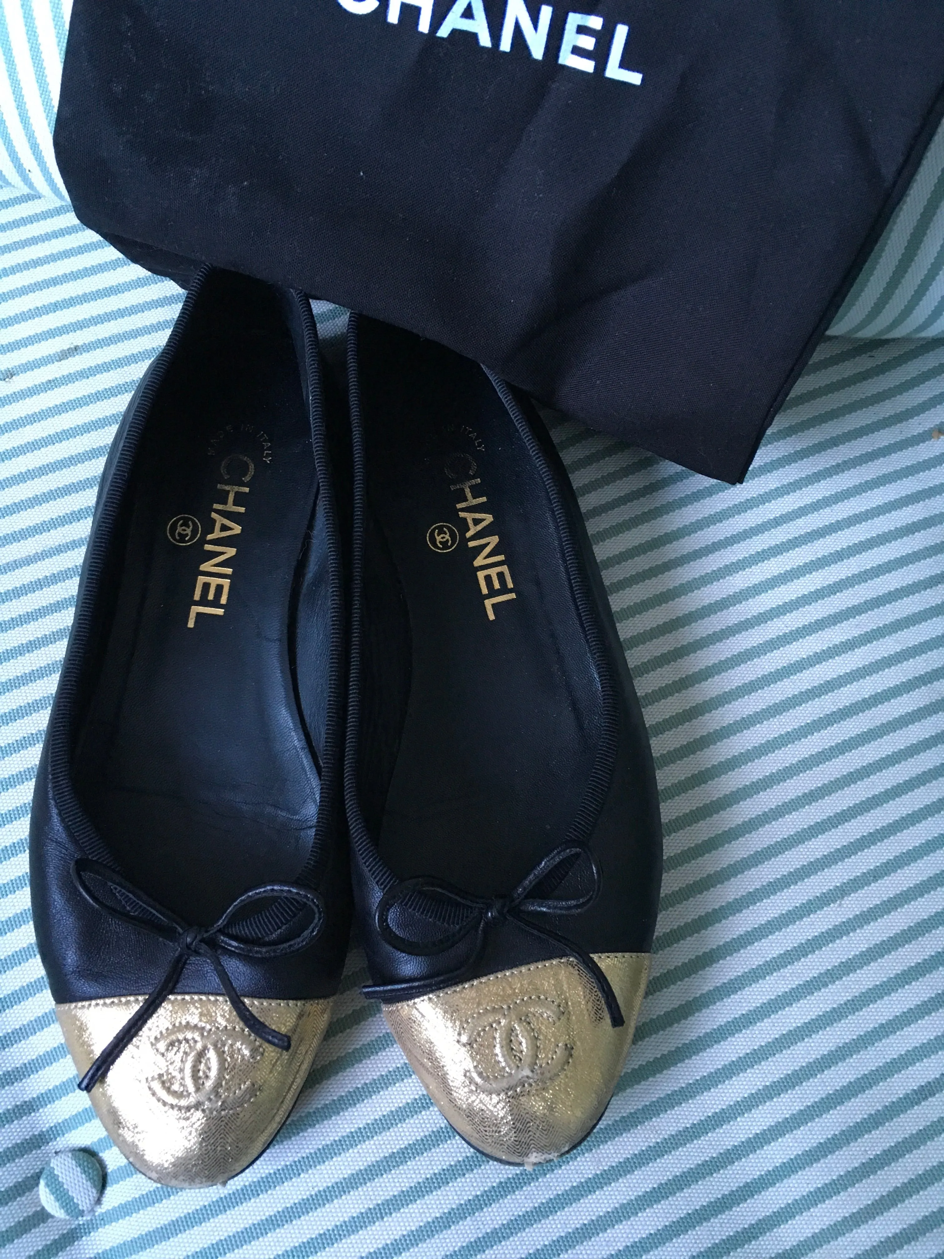 CHANEL LIMITED EDITION CC GOLD BLACK FLATS SHOES Ladies