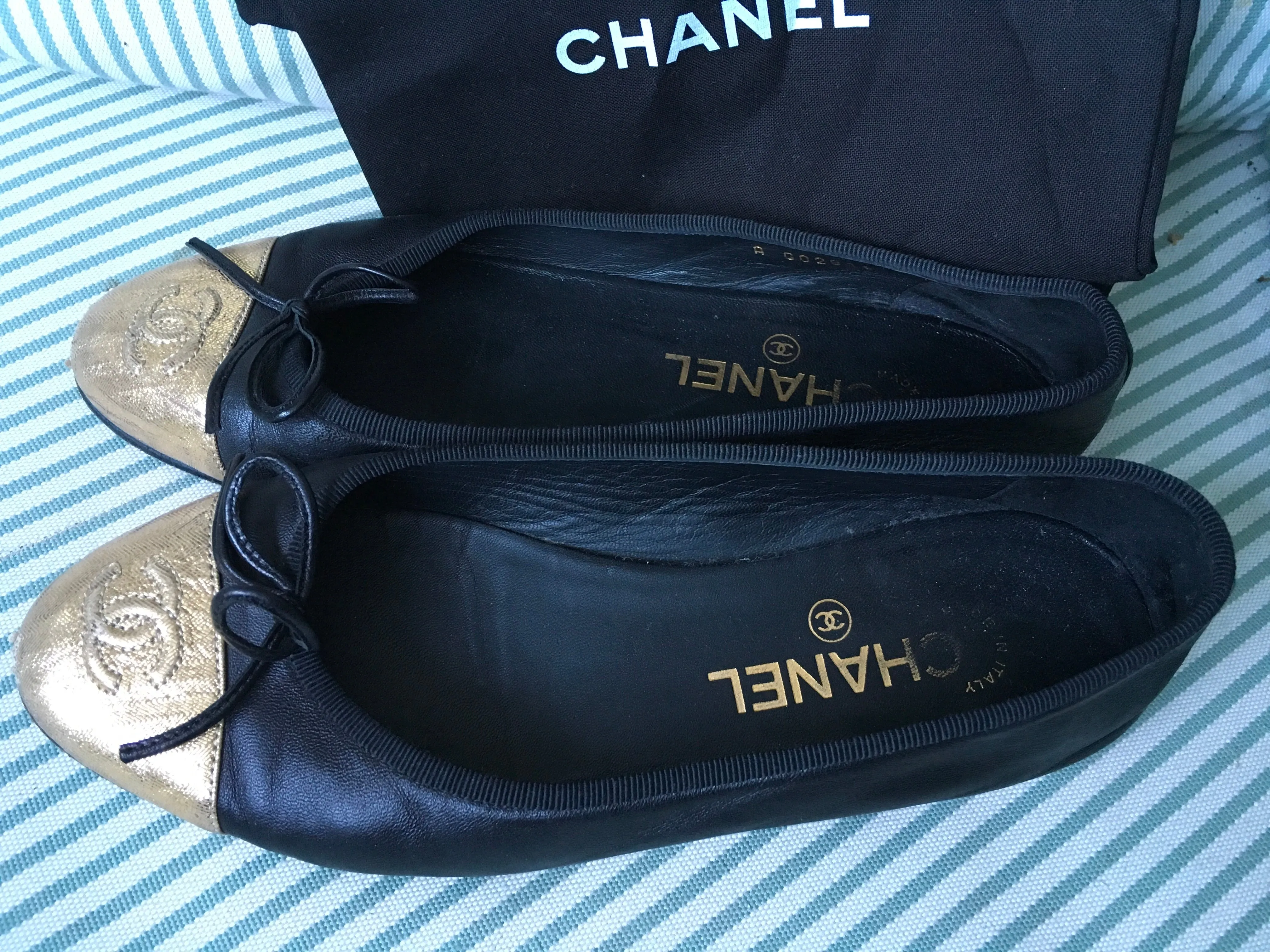 CHANEL LIMITED EDITION CC GOLD BLACK FLATS SHOES Ladies