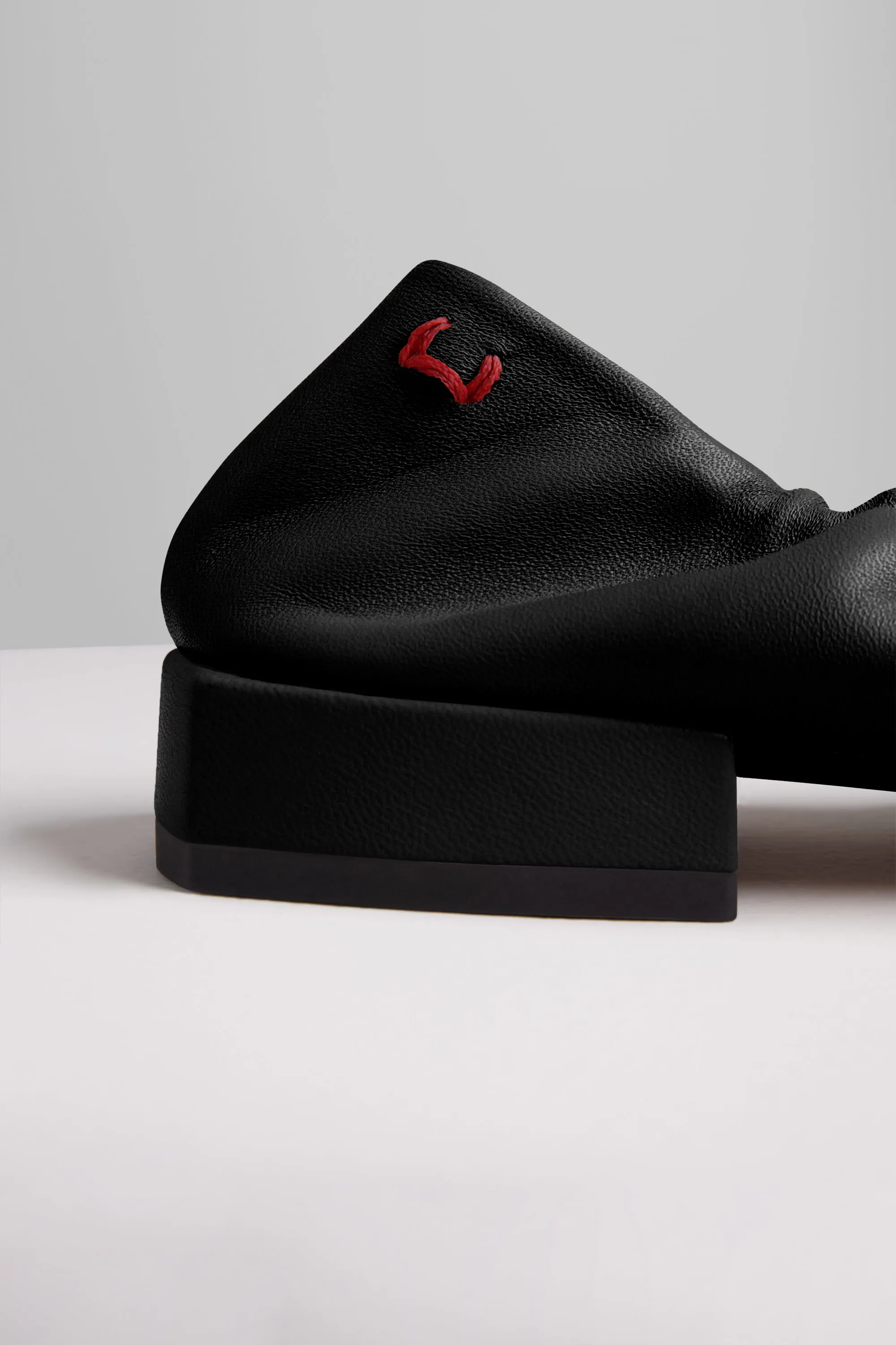 Gio Flats in Nero
