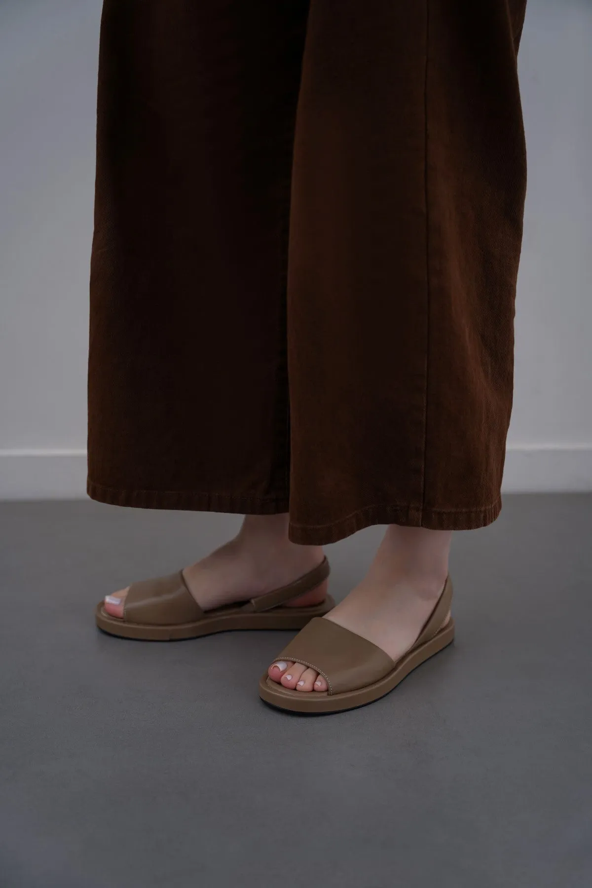 GREEK SLIPPER SANDAL