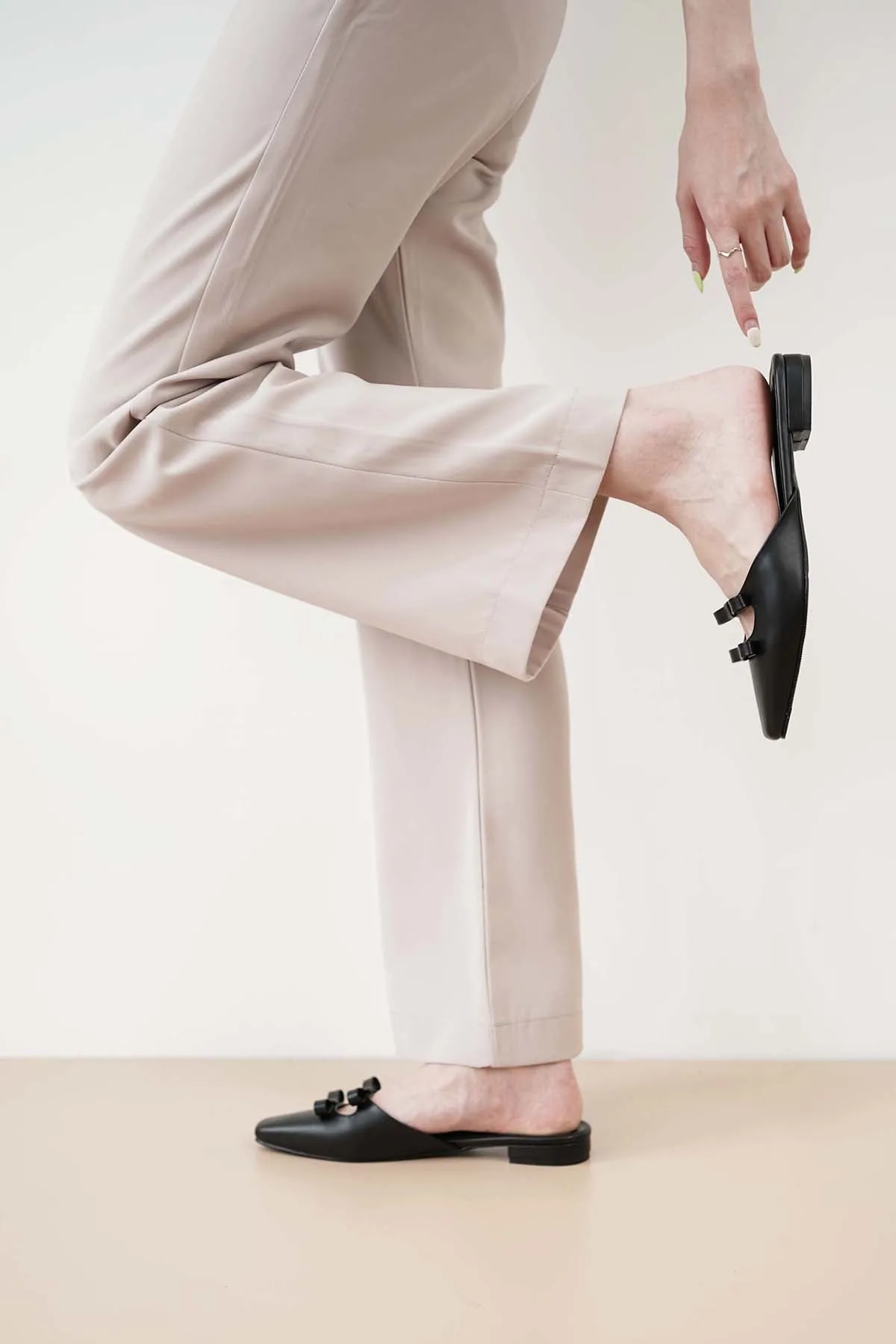 Ilona Flats In Black (LAST PIECES)
