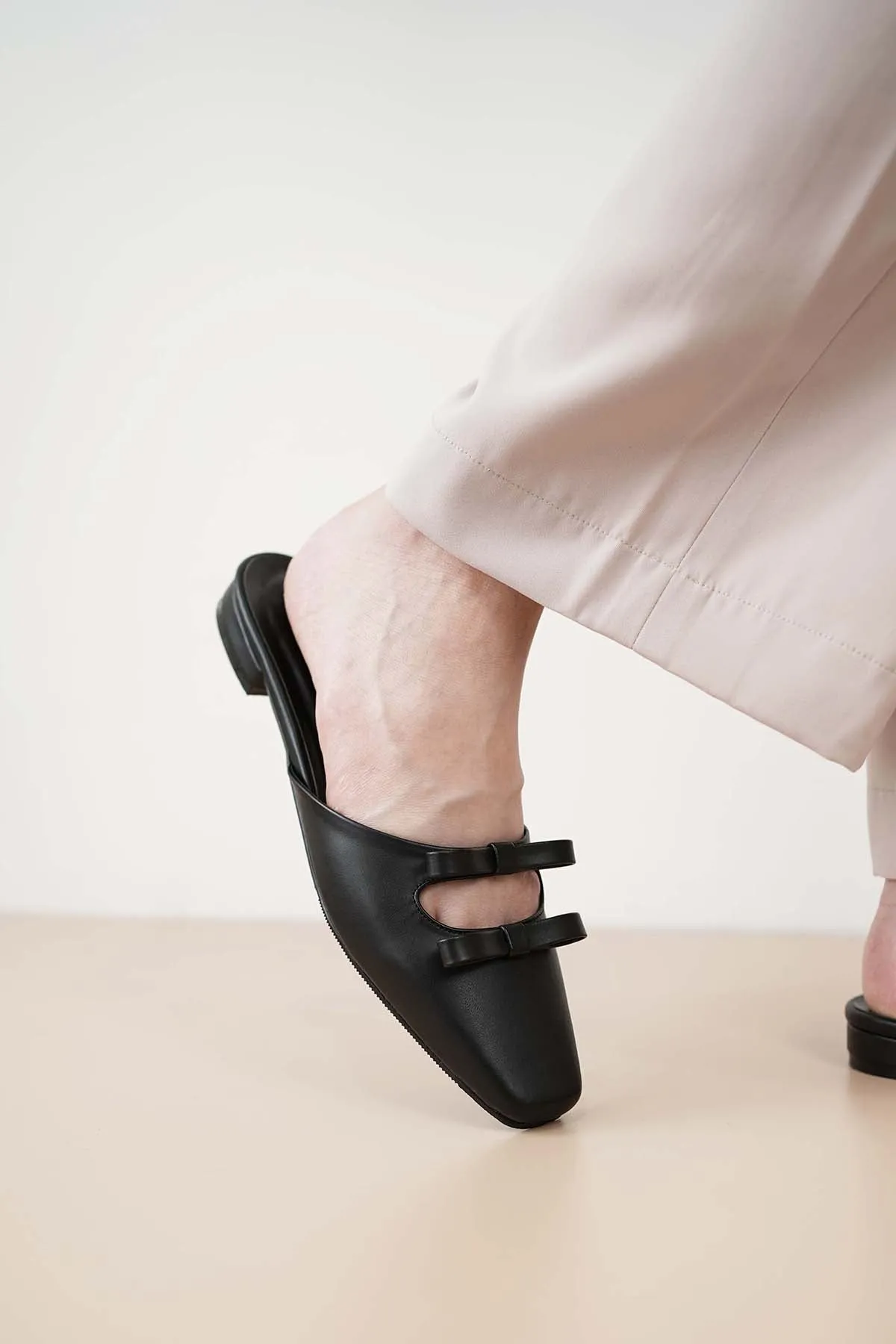 Ilona Flats In Black (LAST PIECES)