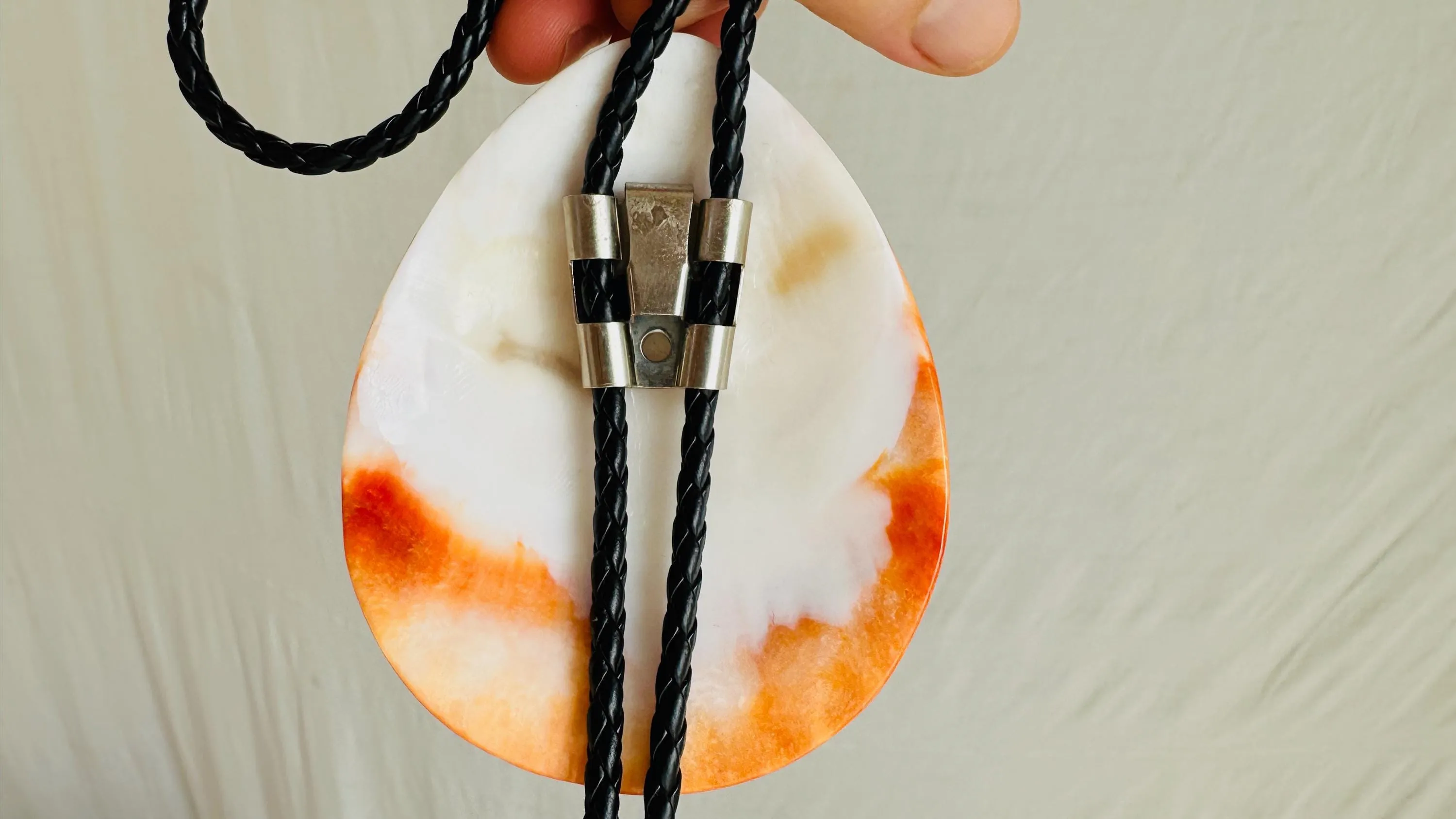 Kewa Pueblo Spiny Oyster Bolo Tie | Native American Jewelry | Handcrafted Artisan Gift | Santo Domingo Pueblo |Southwestern Accessories