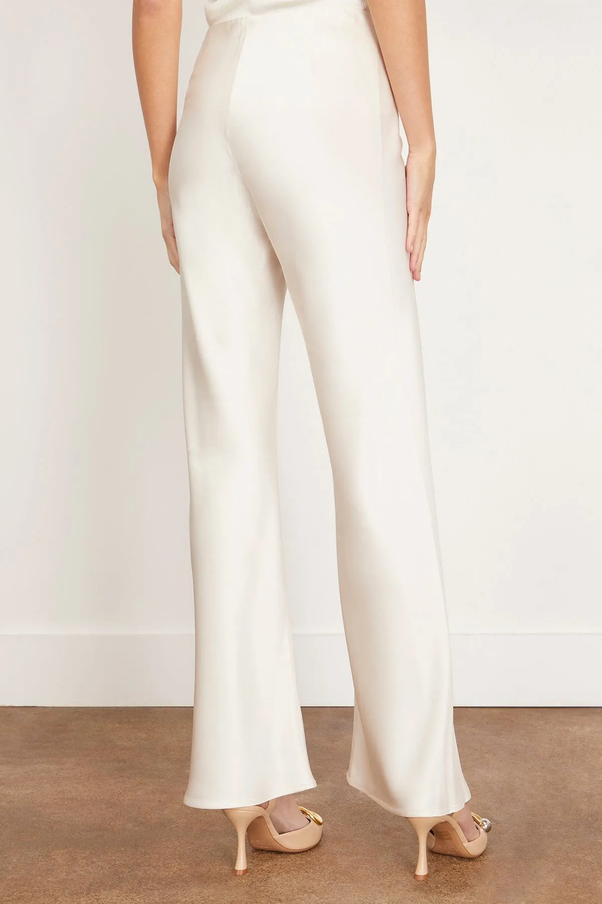 Myrna Pant in Oyster