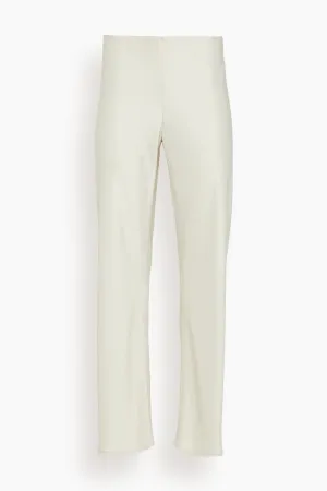 Myrna Pant in Oyster