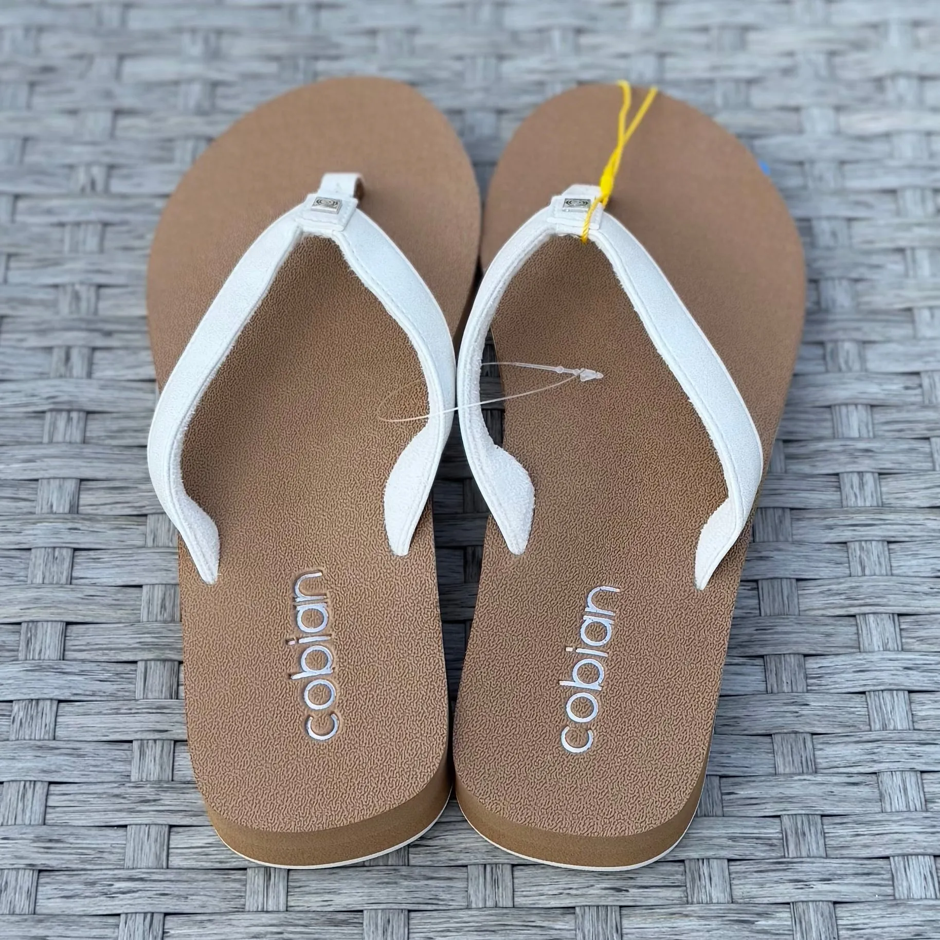 Skinny Bounce 2 In Cream By Cobain