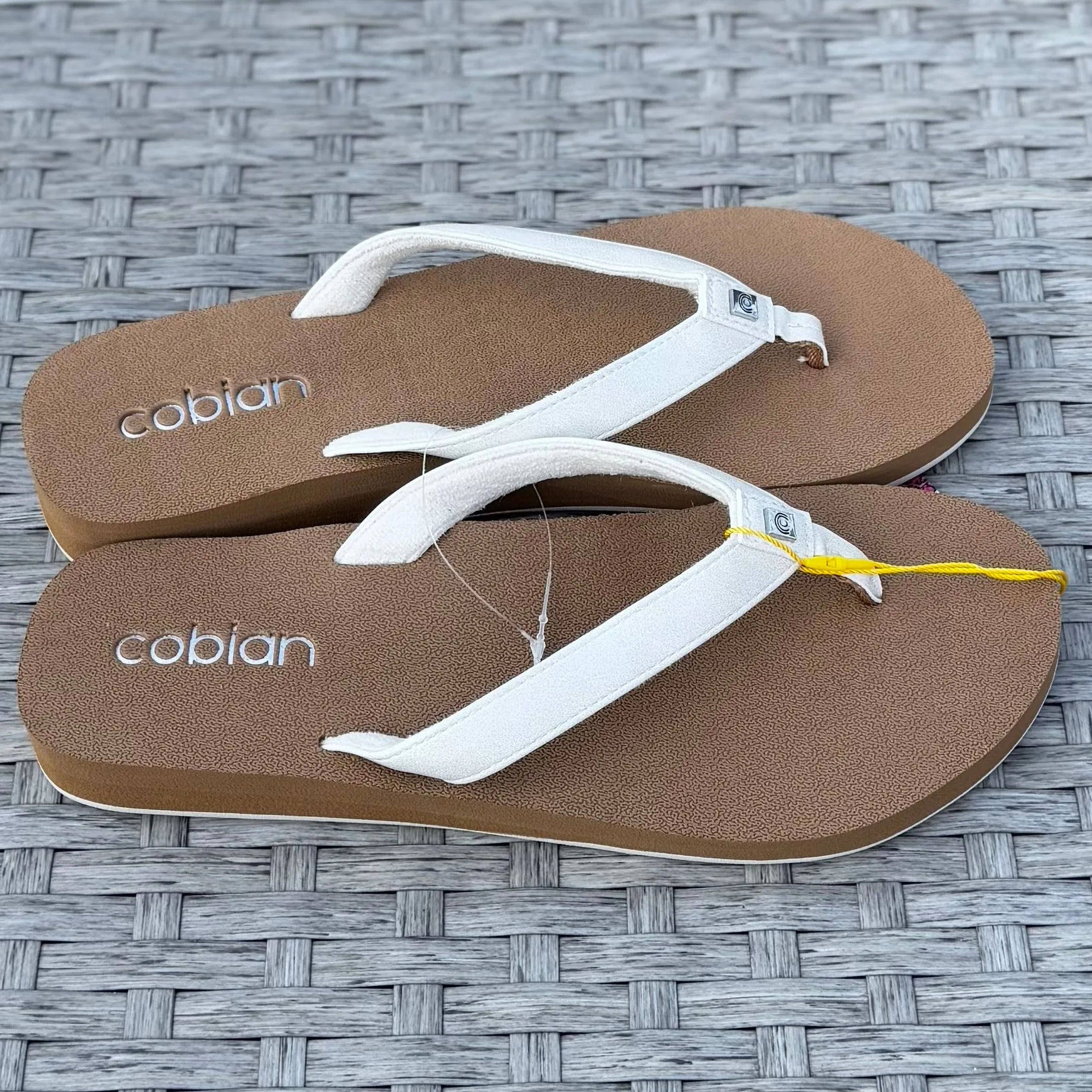 Skinny Bounce 2 In Cream By Cobain